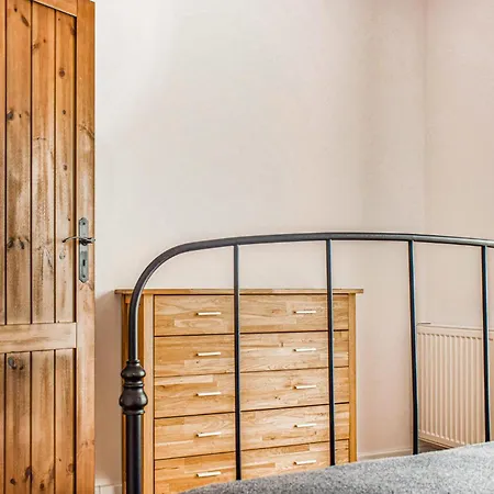 1 Bedroom Cozy Apartment In Darlowko *